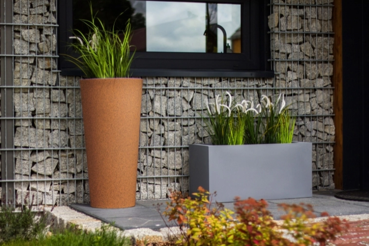 Wysoka nowoczesna donica do restauracji Habana 80 cm